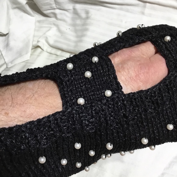 Lady Di heavy knit sweater, no size tag,stretch, pearls embellishments - Picture 4 of 4